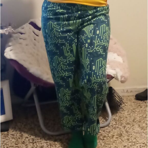 Free pj Shirt and pant - Picture 11 of 11